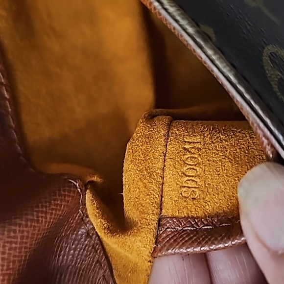 #0040-1111 LOUIS VUITTON MONOGRAM MUSSET SHOULDER BAG - Picture 10 of 12